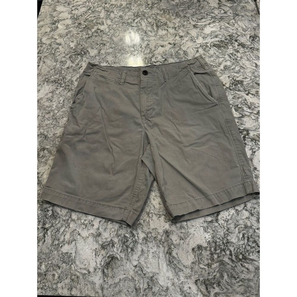 American Eagle Men's Light Gray Chino Shorts Size 31 Casual Solid